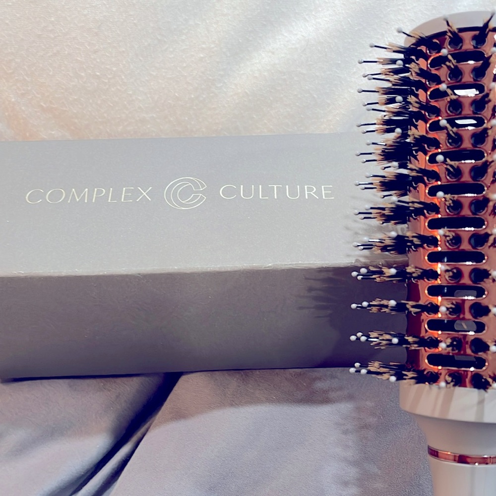Complex Culture “ ROUND BRUSH”